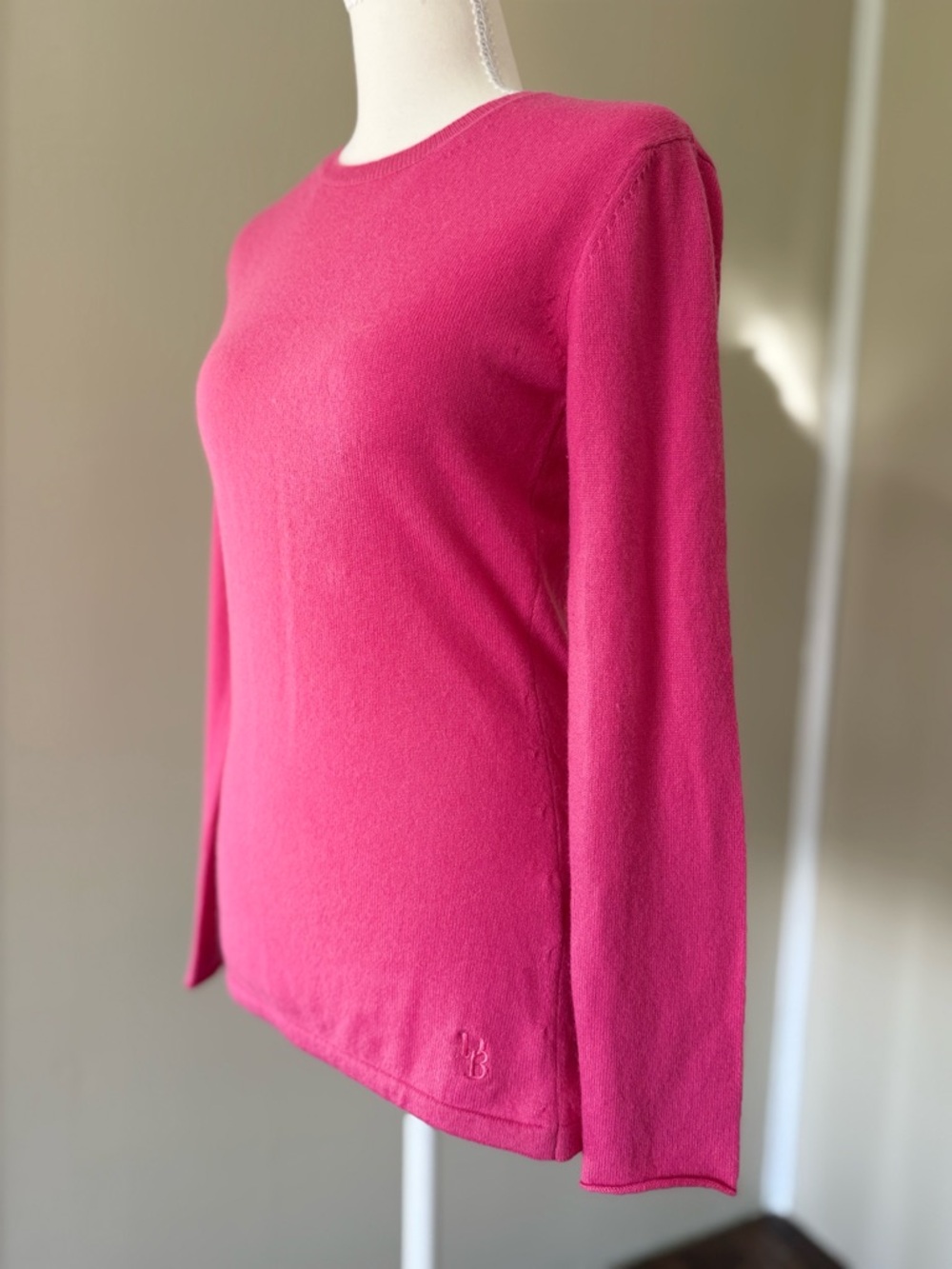 Dooney & Bourke Pink Long Sleeve Knit Sweater Top 100% Cashmere DB Embroidered - Picture 2 of 13